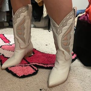 Steve Madden Wynter Cowboy Boots